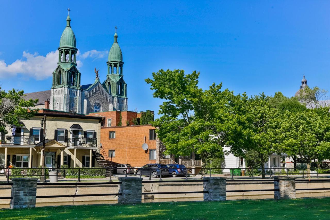Free Parking In Beautiful Lachine Montréal Extérieur photo